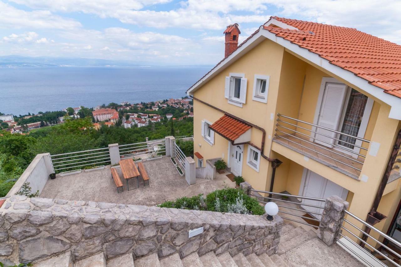 Apartments Belvedere Ловран Екстериор снимка
