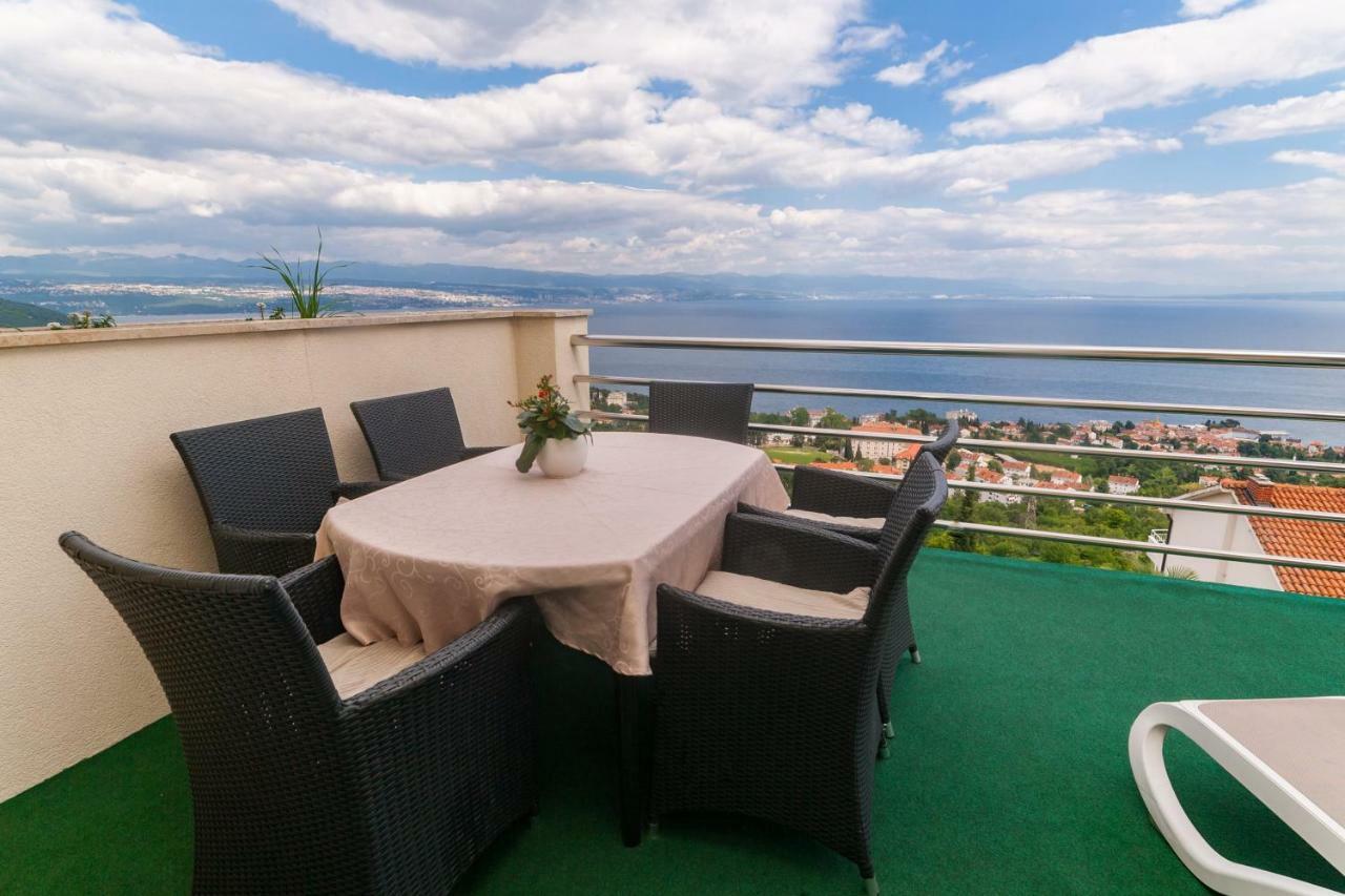 Apartments Belvedere Ловран Екстериор снимка